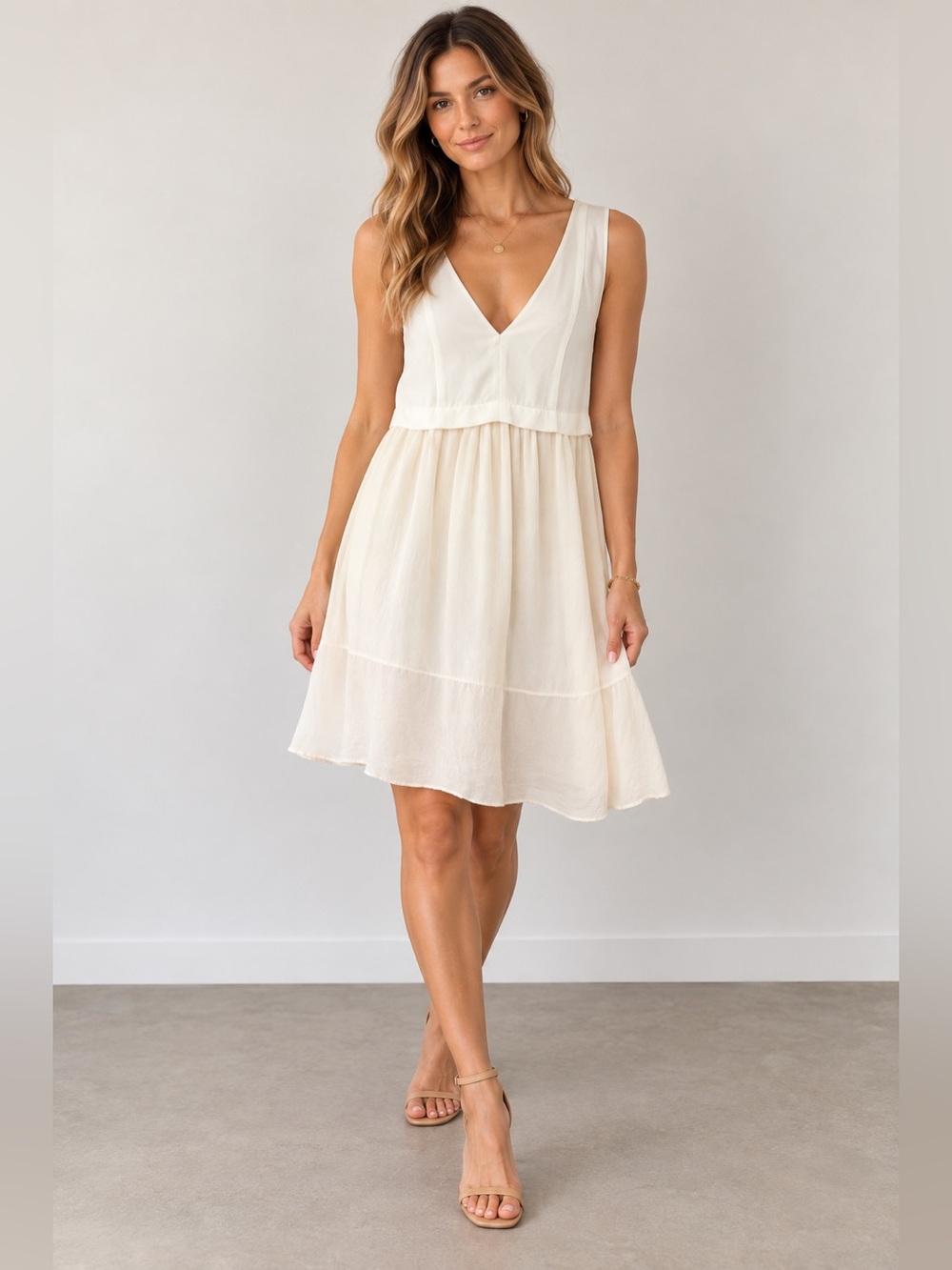 Wilfred Aritzia 100% Silk Ivory Sleeveless V-Neck Dress Size 6